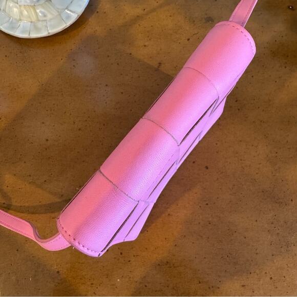 Bottega Veneta Pink Leather Crossbody Bag Suede Lining Snap Closure - Picture 5 of 10